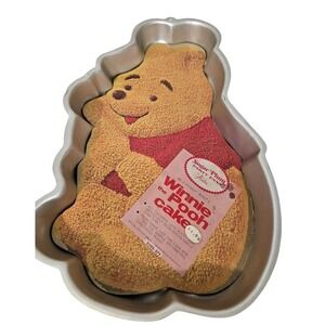 Wilton‎ Winnie the Pooh Cake Pan Vintage Character Mold Baking Tin